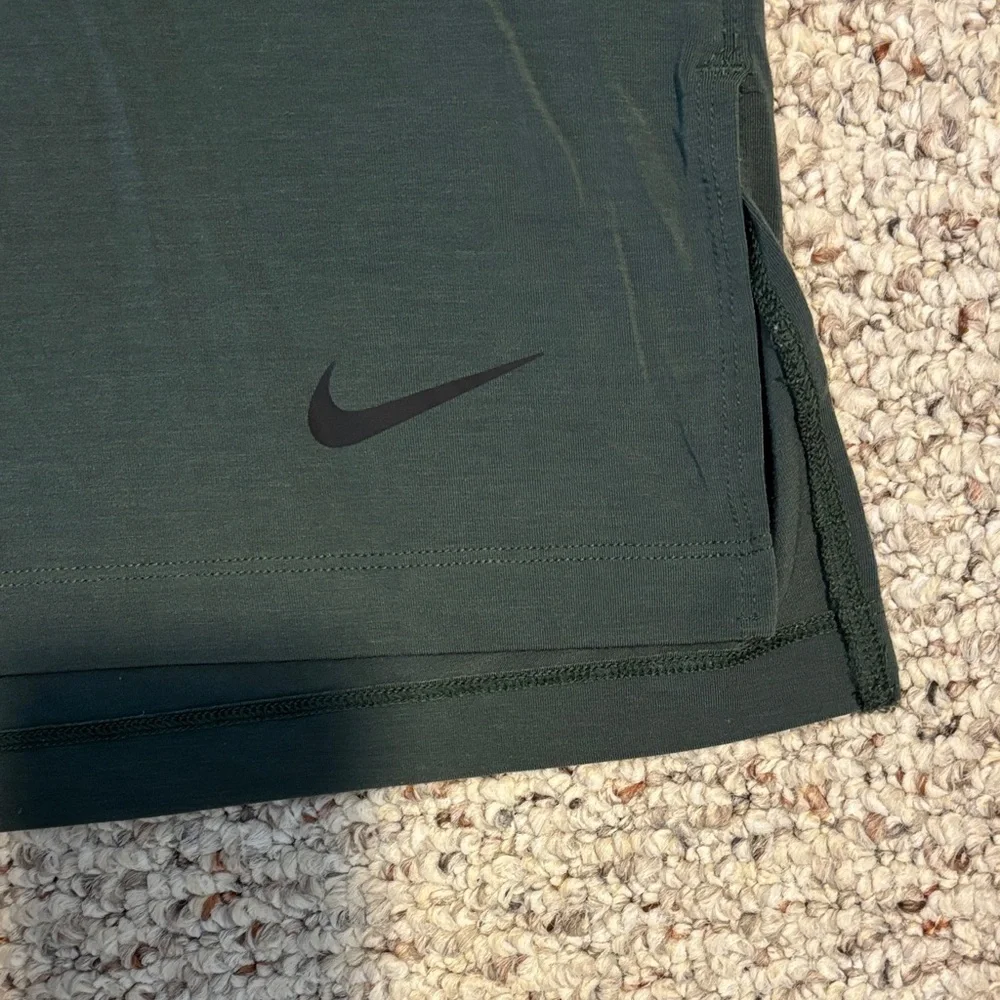 Nike Green Short Sleeve Tee Athletic Fit